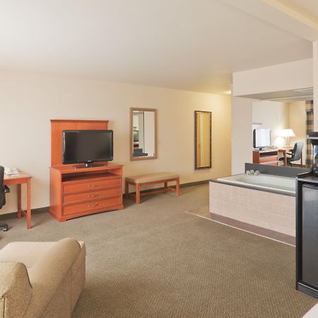 Holiday Inn Express Greensburg By Ihg Kültér fotó
